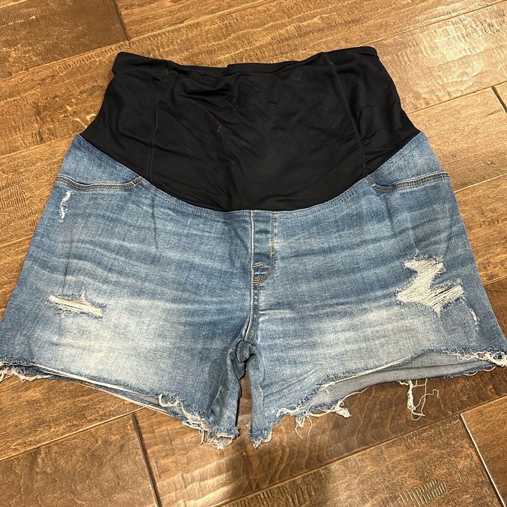 Maternity shorts